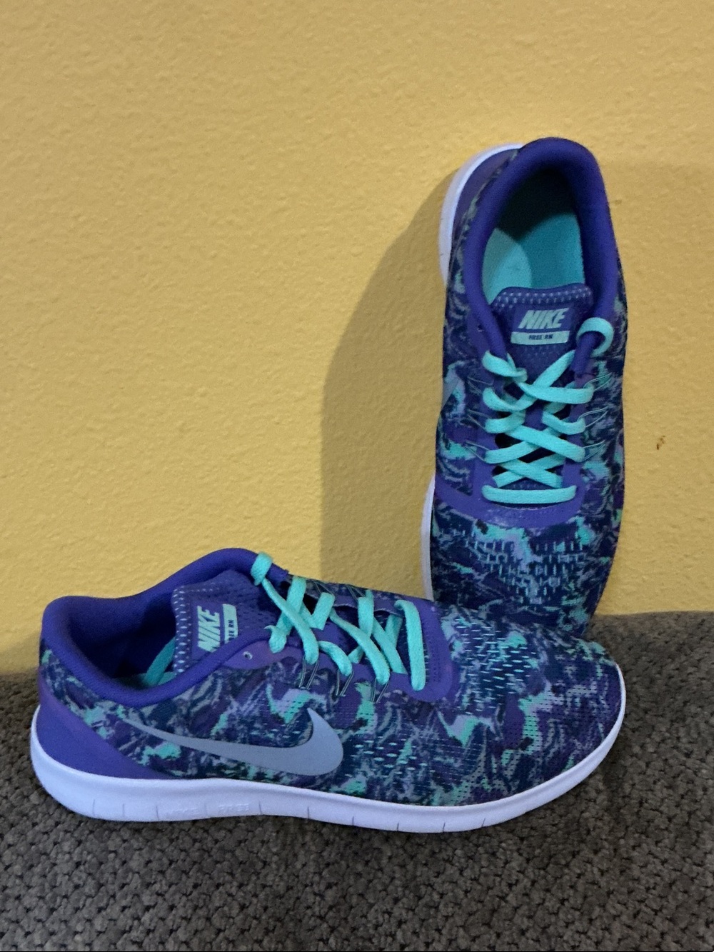 Nike Purple Teal Patterned Running Shoes print purple girls so 7 new
